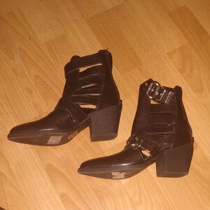 Forever 21 | Stylish Black Ankle Boots